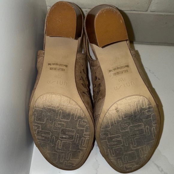 UNISA Taupe Suede Ankle Bootie, Size 7.5 - Picture 8 of 8